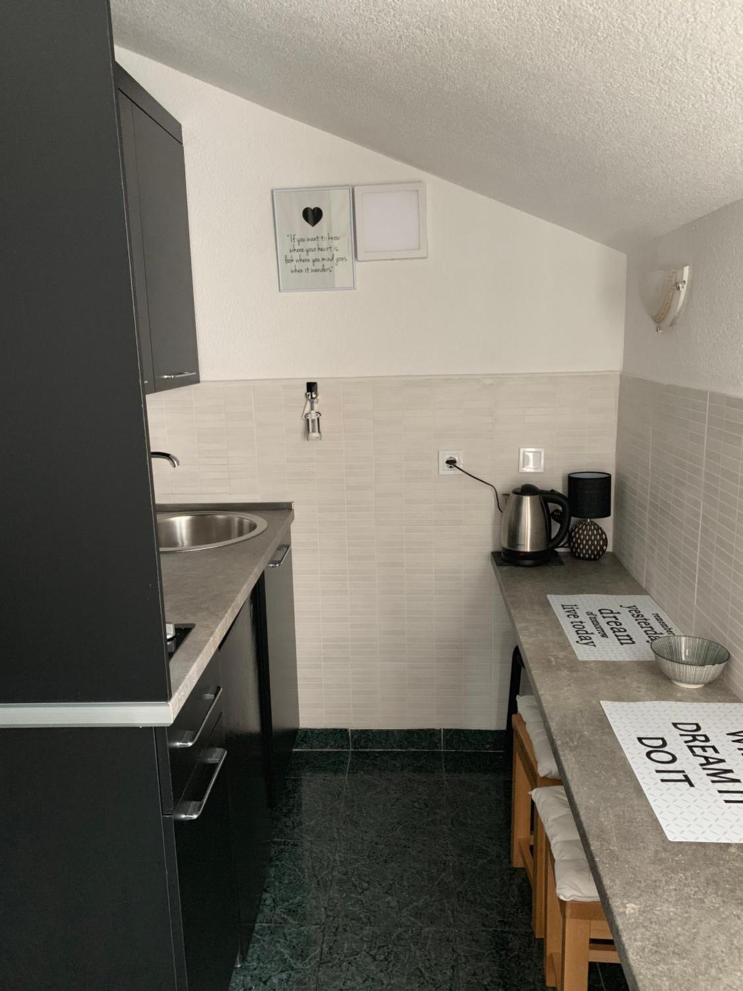 Apartmani Krgusic Tivat Exterior photo
